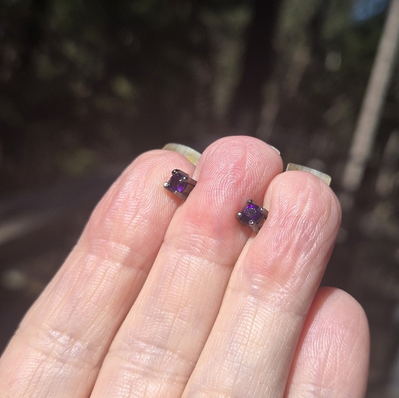 Amethyst sterling & rhodium stud post earrings - Picture 5 of 15
